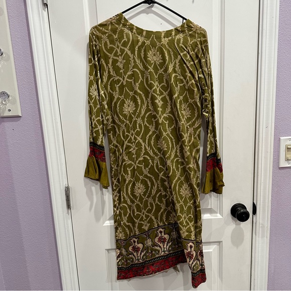 Lime green three piece salwar kameez - Picture 6 of 7